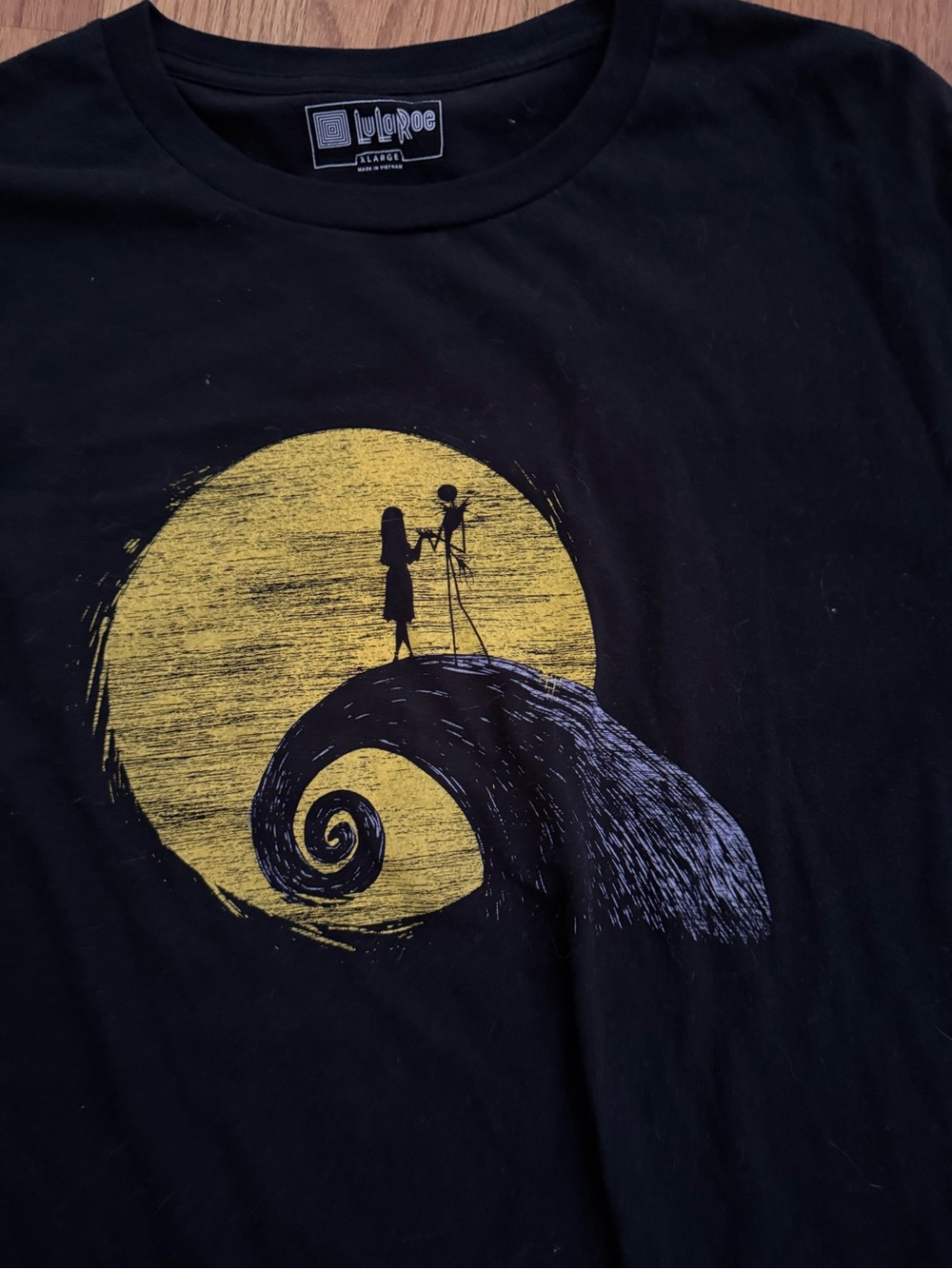 LuLaRoe Black Long-Sleeve Nightmare Before Christmas Graphic Tee XL - Picture 2 of 3